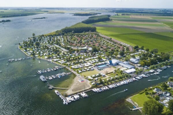 Camping en Villapark De Paardekreek in Kortgene Zeeland - Afbeelding 4