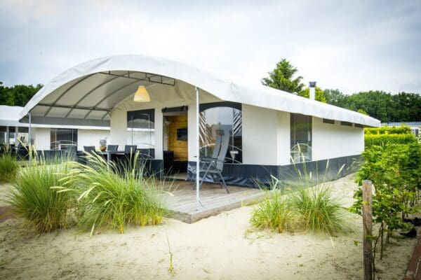 Tentvilla 6p. in Udenhout Noord-Brabant - rentatentnederland.nl