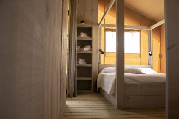 Comfort safaritent 6 persoons in Rheeze Nederland - Afbeelding 3