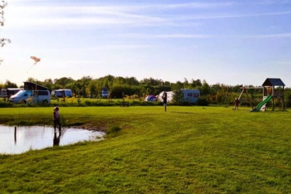 Camping De Kan Hoeve in De Veenhoop Friesland - Afbeelding 2