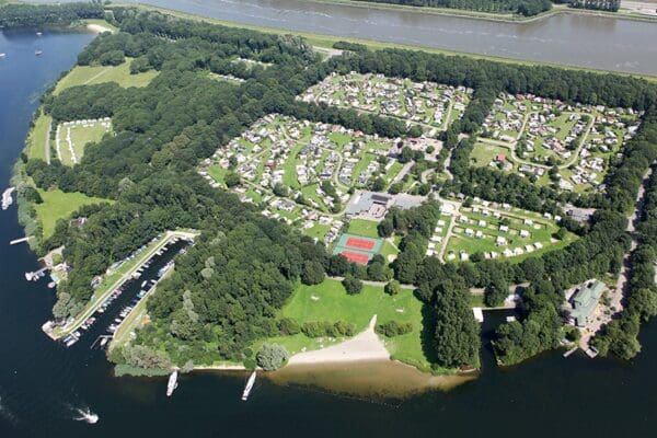 Camping De Krabbeplaat in Brielle Zuid-Holland - Afbeelding 2