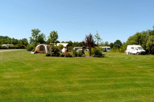 Camping De Wedze in Twijzel Friesland - Afbeelding 2