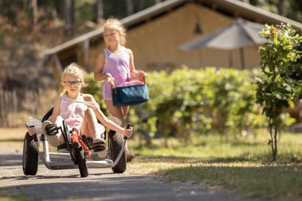Camping Vakantiepark De Bergen in YES true - rentatentnederland.nl