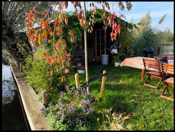 Glamping op privéeilandje met boot en hottub. Vinkeveen