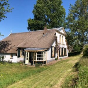 Prachtige tuin aan de IJssel vlakbij Deventer. Terwolde