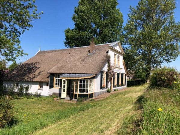 Prachtige tuin aan de IJssel vlakbij Deventer. Terwolde