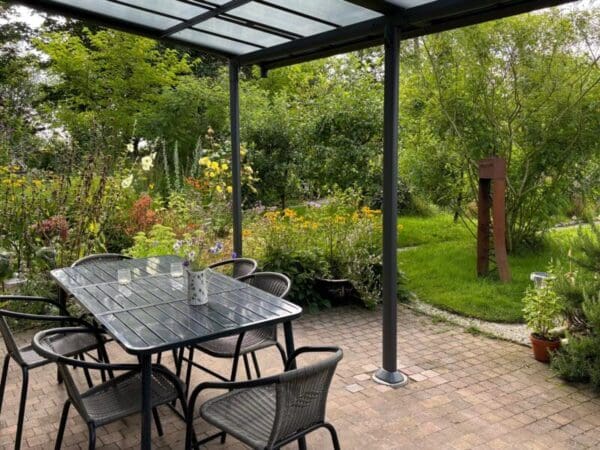 Mini campingplekje in Tuin Engelwortel. Kleine Huisjes