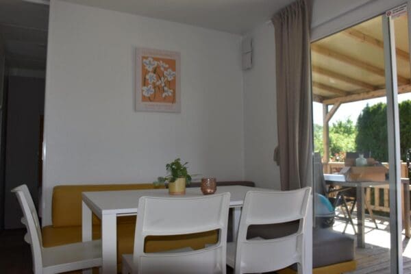 Verandachalet de luxe 6 persoons , 2 badkamers in Rheeze Nederland - Afbeelding 3