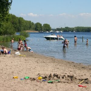 Camping De Krabbeplaat in YES true - rentatentnederland.nl