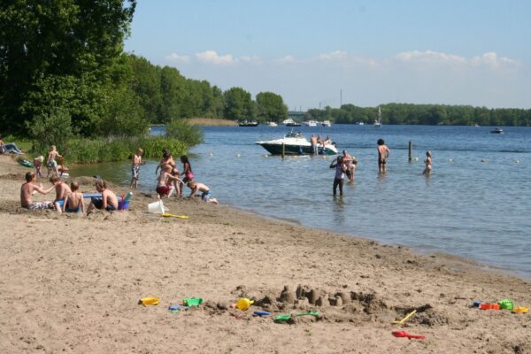 Camping De Krabbeplaat in YES true - rentatentnederland.nl