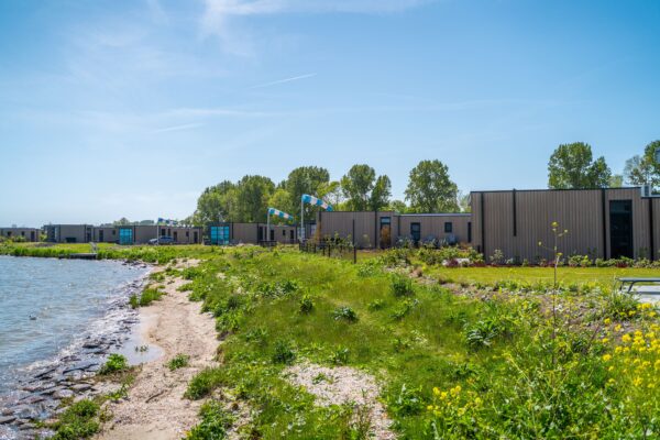 EuroParcs Enkhuizer Strand in Enkhuizen Noord-Holland - Afbeelding 2