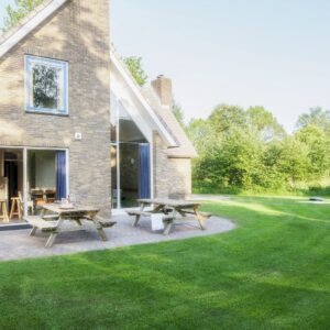 9-persoons Vakantiehuis BL in Assen Drenthe - rentatentnederland.nl