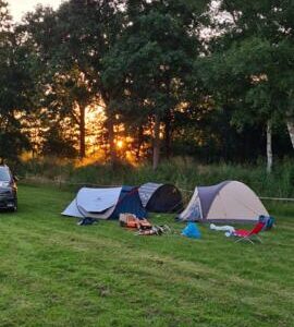 Basic kampeerplek Midwolde (prov. Groningen).. Midwolde