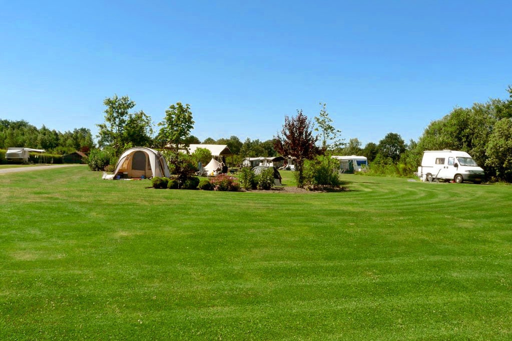 Camping De Wedze in Twijzel Friesland - Afbeelding 2