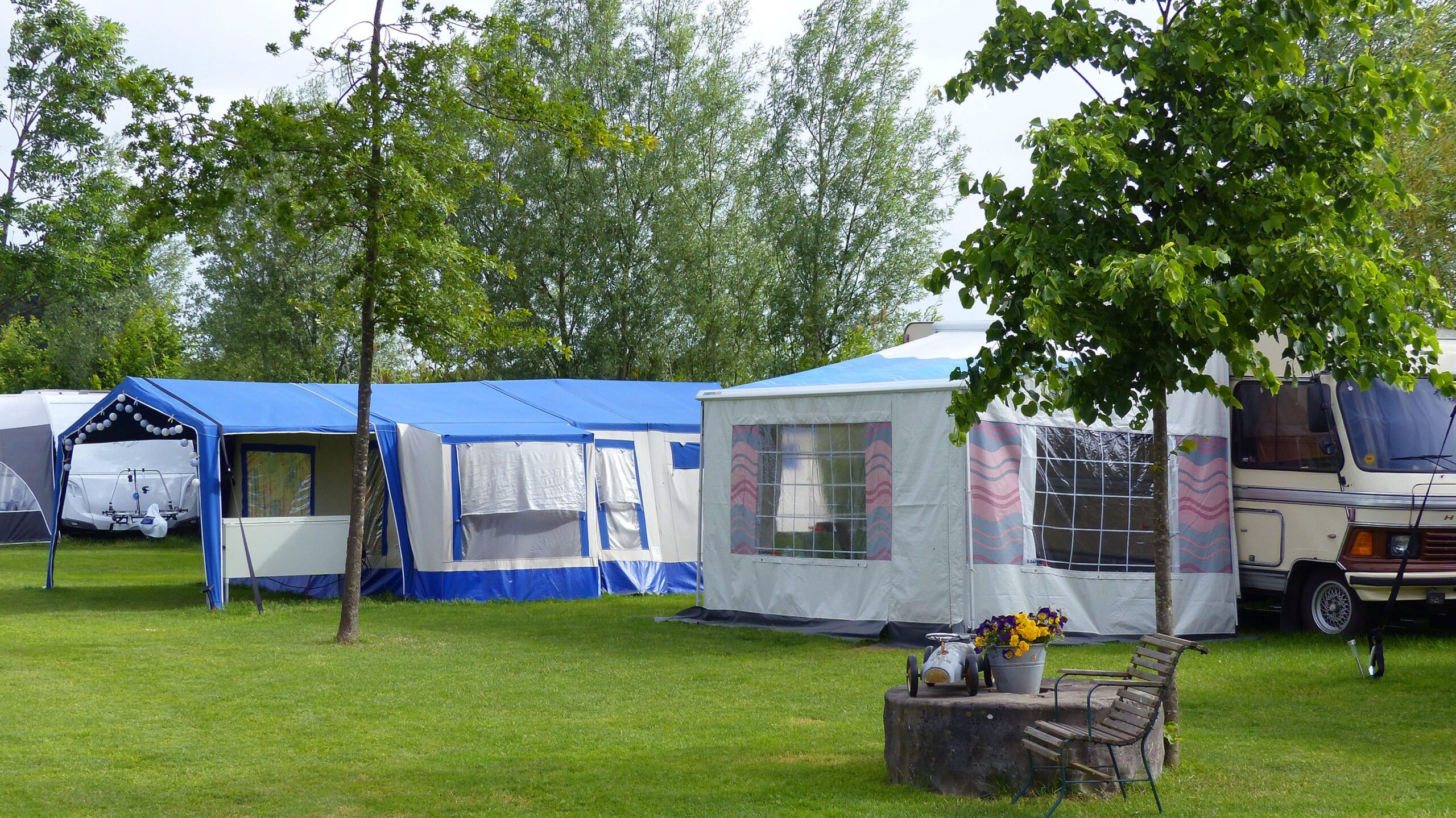 Minicamping de Reekens in YES true - rentatentnederland.nl