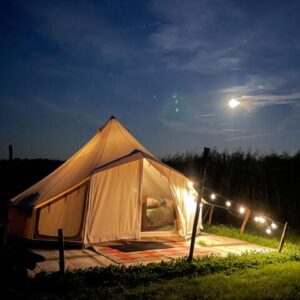 Voedselbos camping in het Groene Hart. Hazerswoude-Dorp