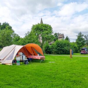 Boerencamping naast natuurgebied