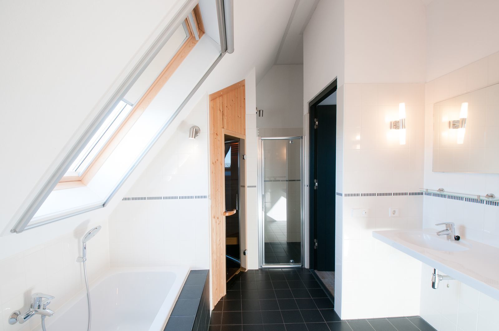 Villa Oesterdam Comfort | 6 personen in Tholen Zeeland - Afbeelding 11