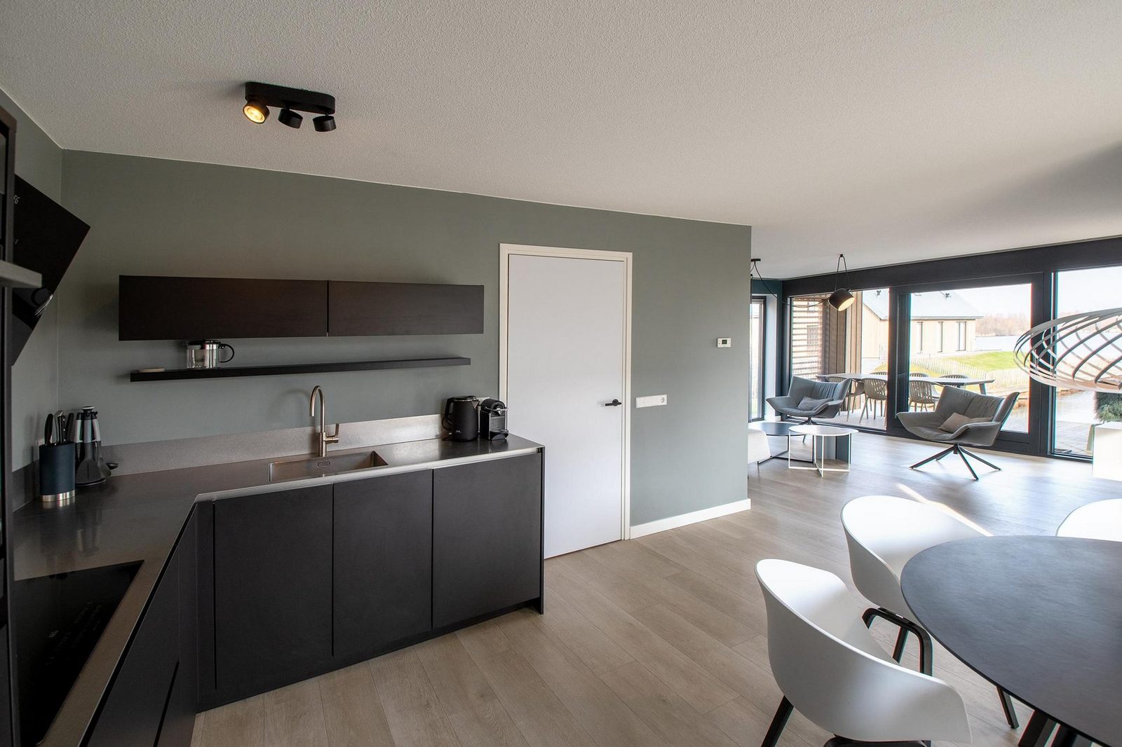 Villa Oesterdam Deluxe | 4 personen in Tholen Zeeland - Afbeelding 10